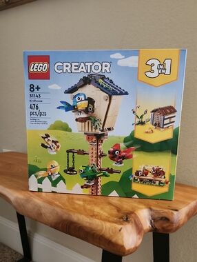 LEGO Creator Birdhouse Set with Blue, Tan, Green, Red Accents